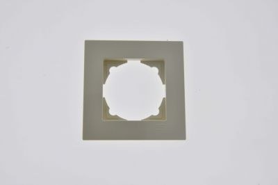 Günsan / Eqona Cream Horizontal Frame - 1