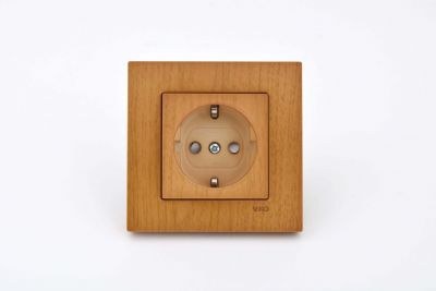 Viko/Novella Beech Earthed Plug - 1