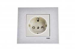 Viko/Novella Glass White Green Earthed Plug - 1