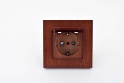 Viko-Novella Kiraz Kapaklı Topraklı Çocuk Korumalı Priz-92615012 - Viko